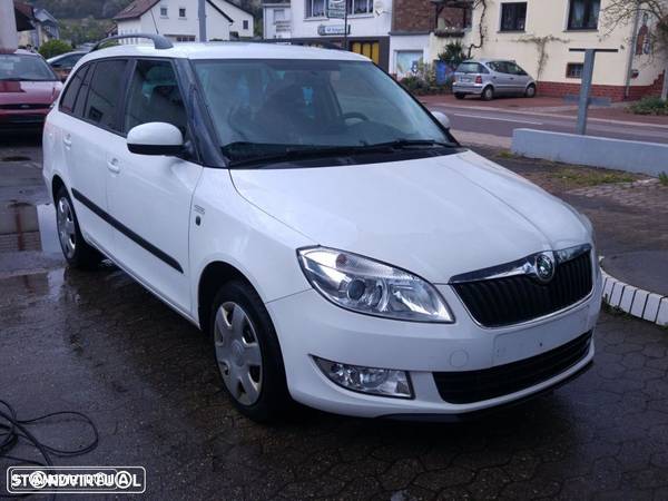 Skoda fabia sw 2011 para peças - 1