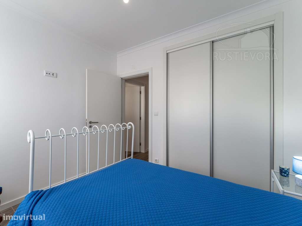 Moradia T3 com quintal e garagem | Bairro de Almeirim em Évora-16