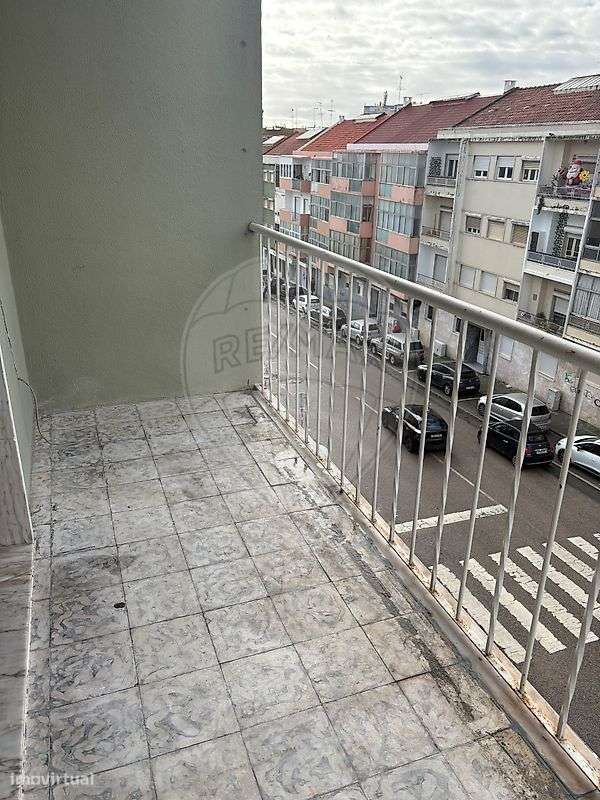 Apartamento t2 para venda em Amora-5
