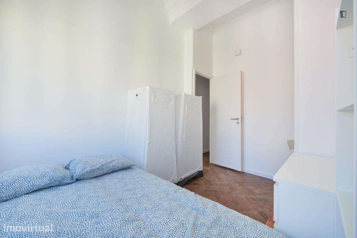 Quarto - localizado em Marquês de Pombal Lisbon - Grande imagem: 5/6