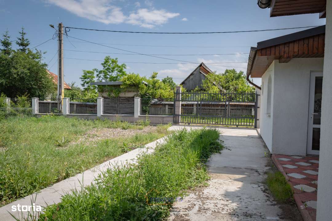 Casa renovata, spatiu pentru familie si gradina - Moinesti-4