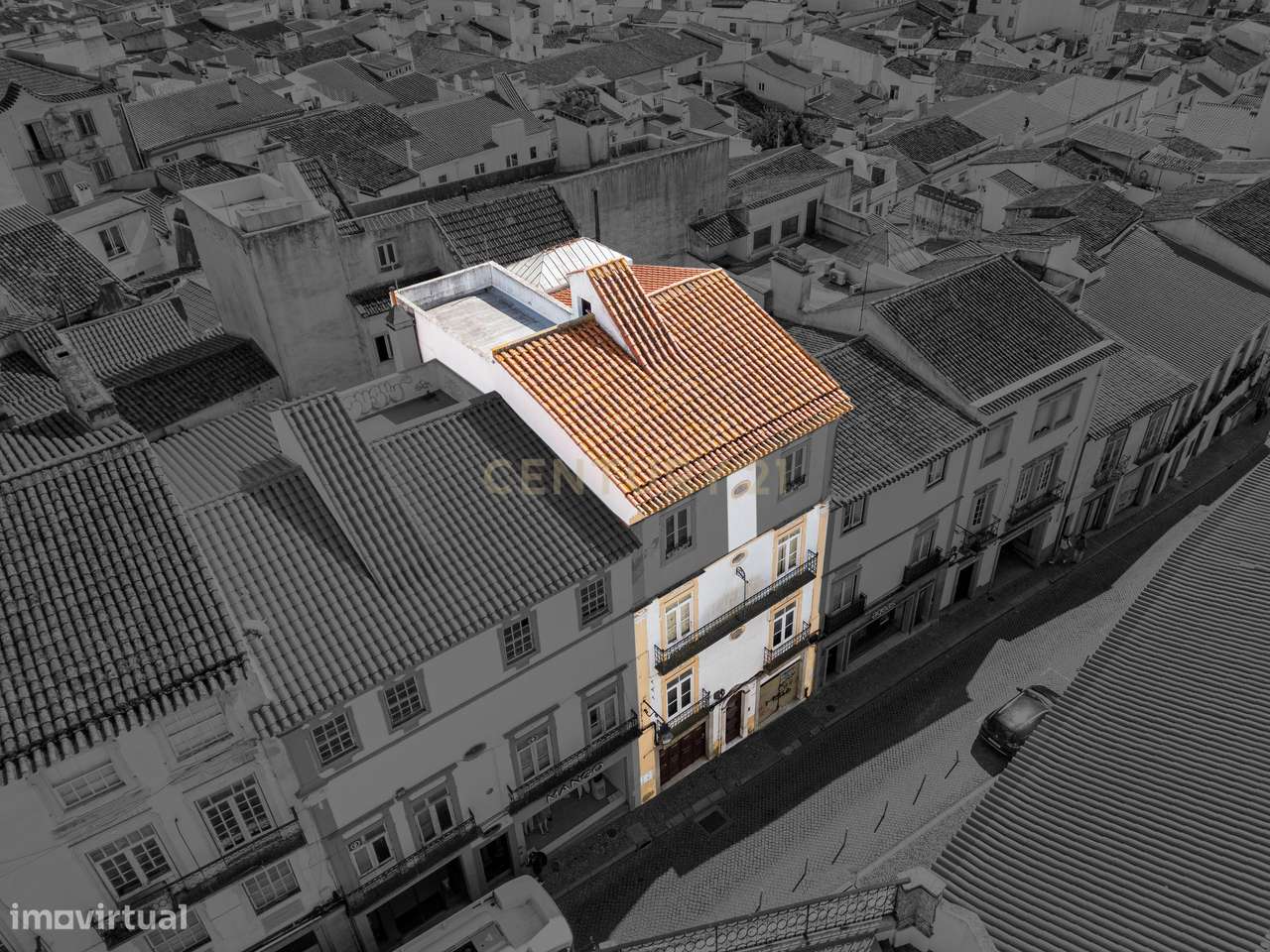"Exclusiva Moradia Senhorial no Coração Histórico de Évora."-41