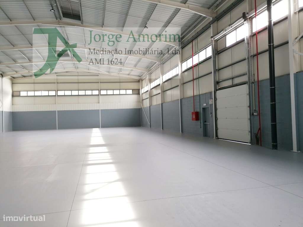 Armazém industrial 995 m2 - Como Novo - Grande imagem: 2/9