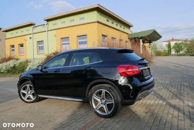 Mercedes-Benz GLA 200 7G-DCT AMG Line - 23