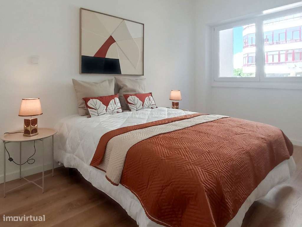 Apartamento T3 totalmente remodelado, em Benfica. - Grande imagem: 2/26