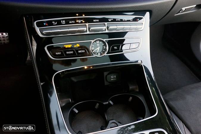 Mercedes-Benz E 220 d AMG designo - 28