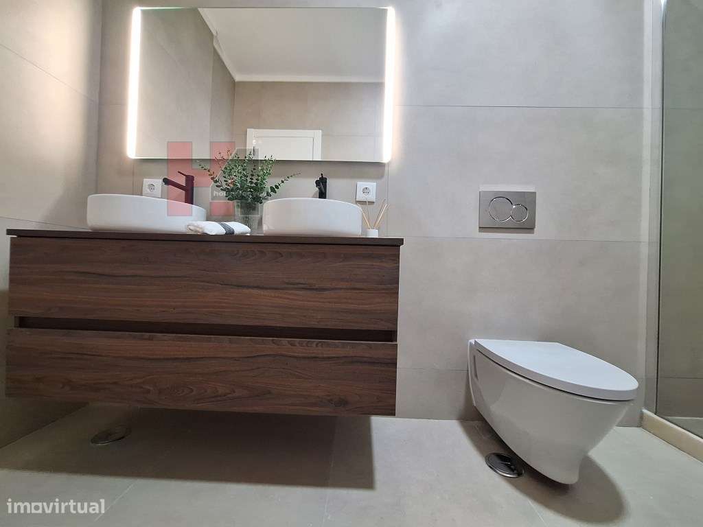 Apartamento T3 totalmente remodelado em Benfica-23