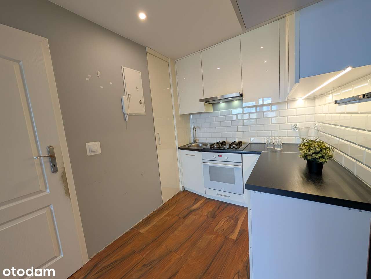 Kawalerka po remoncie Os. Świętokrzyskie Balkon  32,1 m²-10