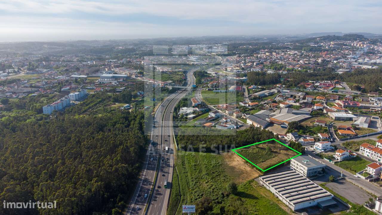 Venda conjunta de 2 terrenos urbanos em Rio Meão, S.M. Feira-9
