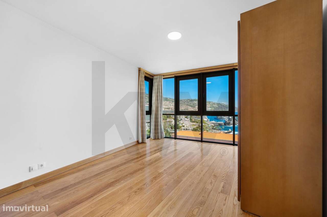Apartamento T1 com vista incrível e única sobre a baía do Funchal e o - Grande imagem: 4/27