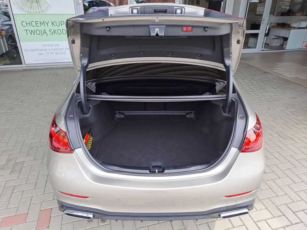 MERCEDES-BENZ KLASA-C C220D mHEV Avangarde Kamera 360 Blind Spot LED Ambiente Nawigacja