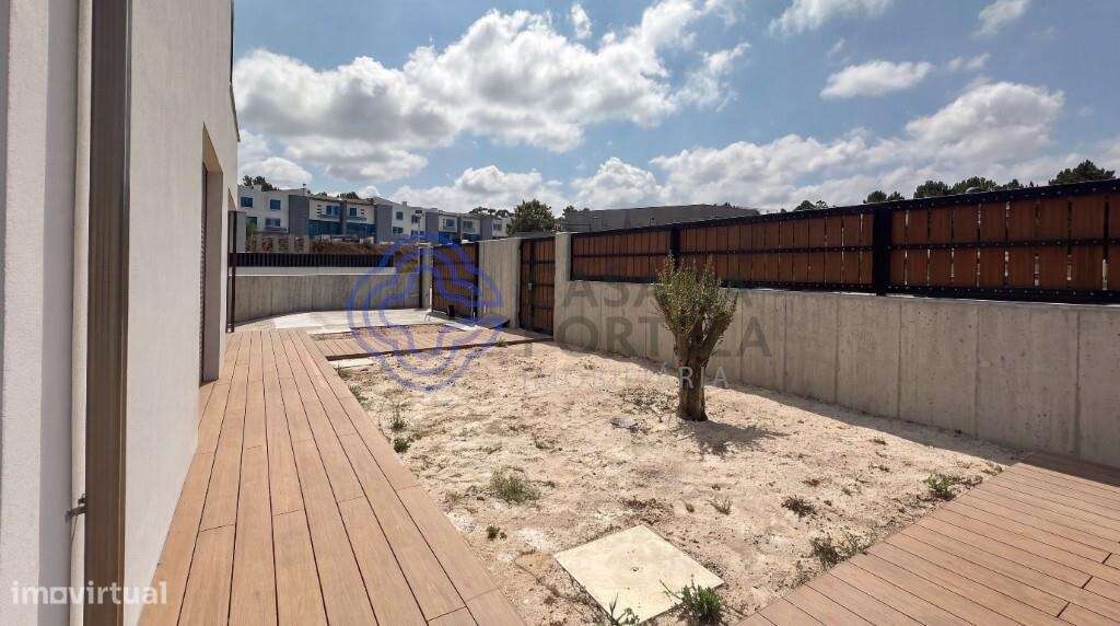 Moradia T4 com3 suites isolada-4