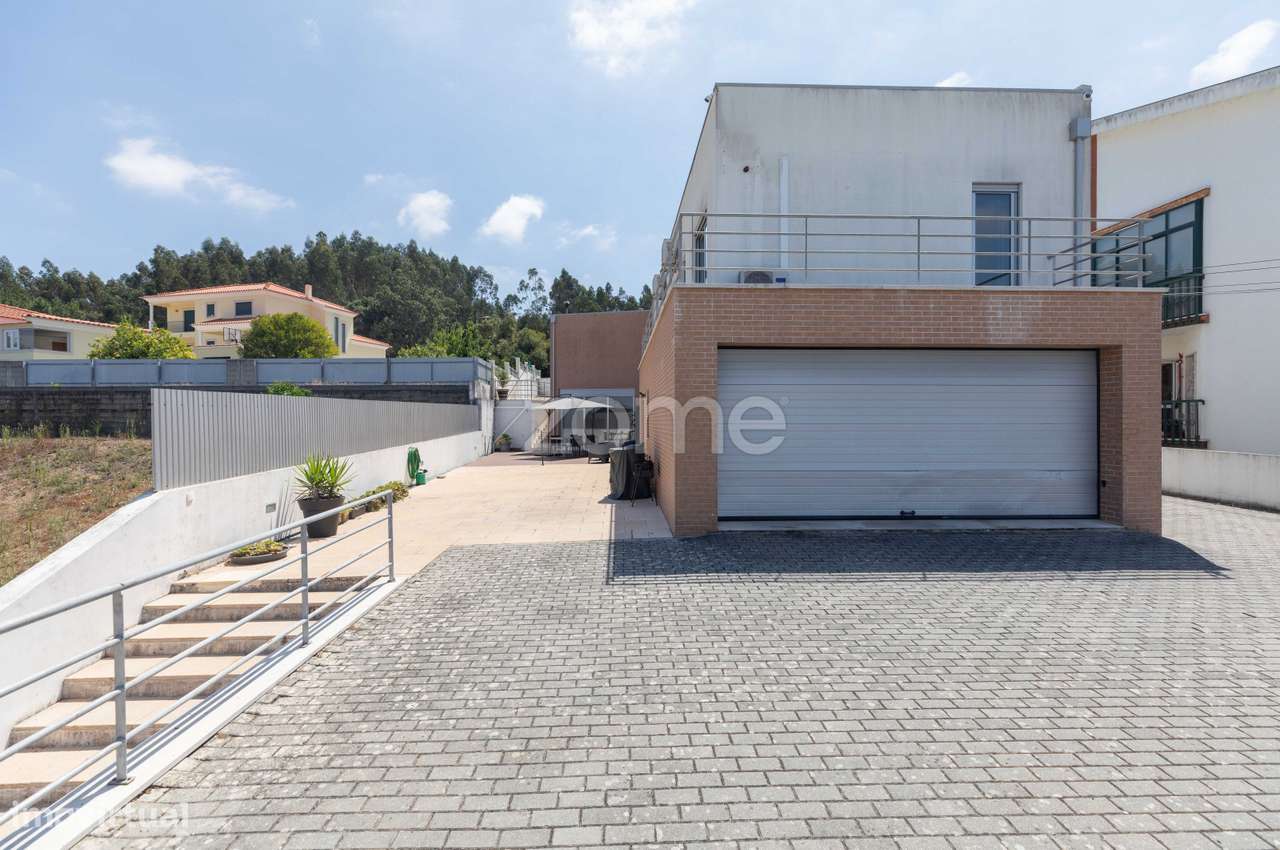 Moradia Moderna em Taveiro, Coimbra com Vistas Desafogadas-51