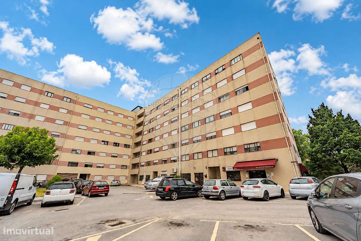 Apartamento T3 Parcialmente Renovado, situado em Ferreiros, Braga-24