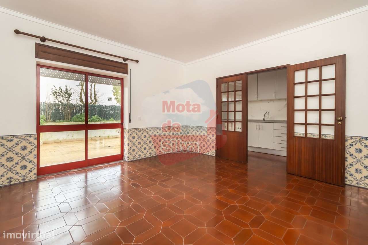 Excelente Apartamento 2 Assoalhadas no Funchalinho-7