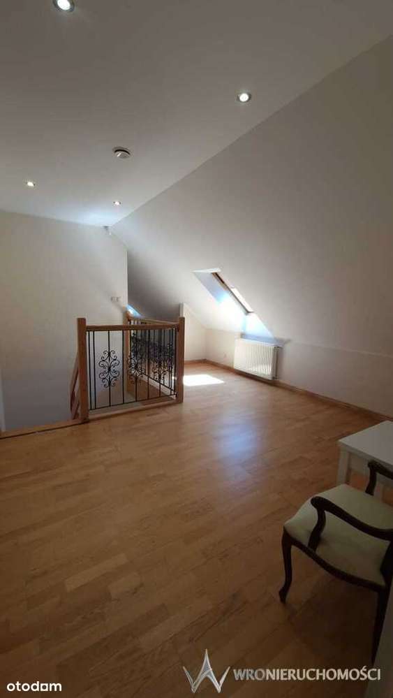 Kąty Wrocławskie - dom 220 m2 - 3 mieszkania-4