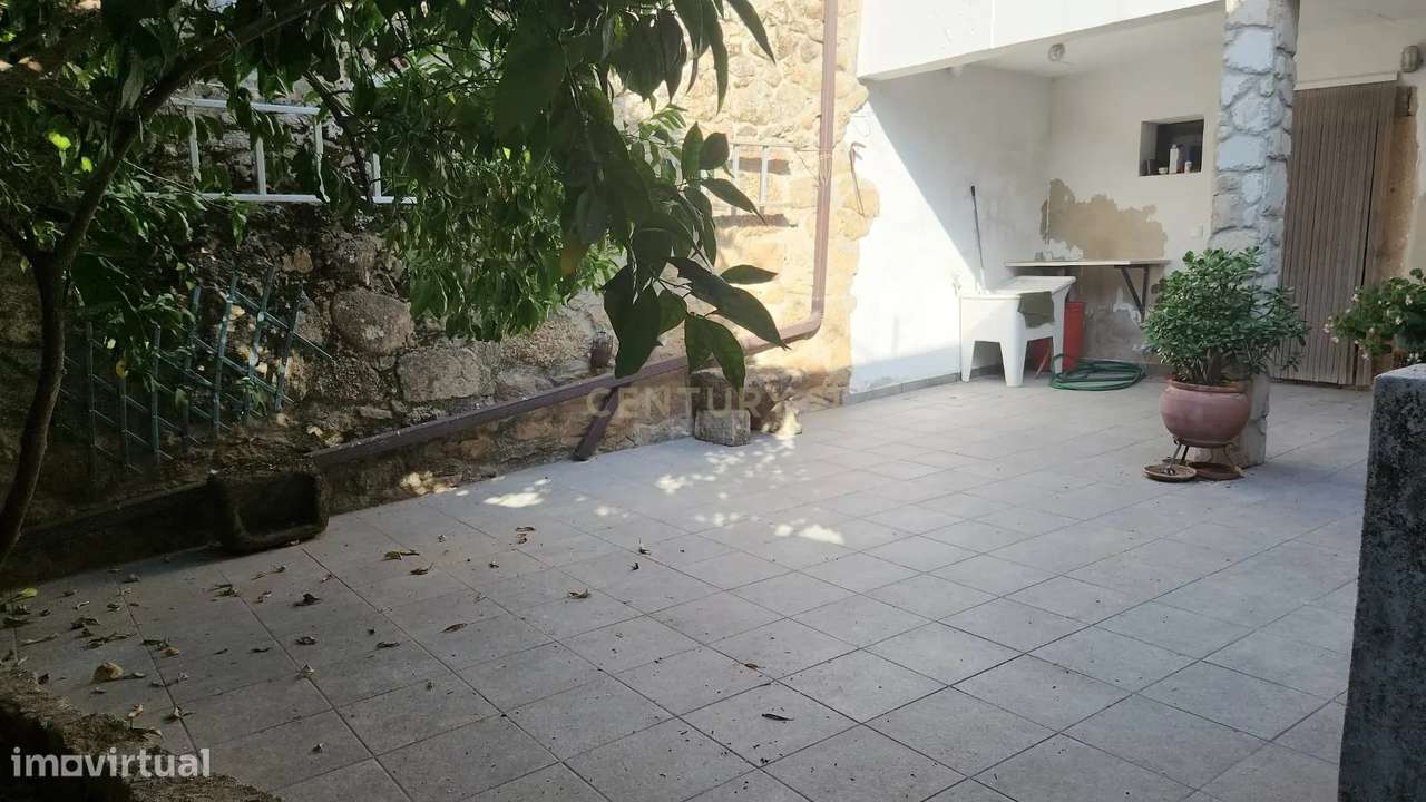 Moradia em Pedra com Terraço e Logradouro — Escalos de Baixo-11