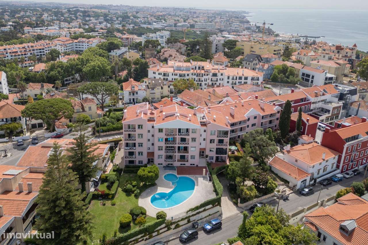 T2 Remodelado com Piscina a 500m da Marginal, Monte Estoril-20