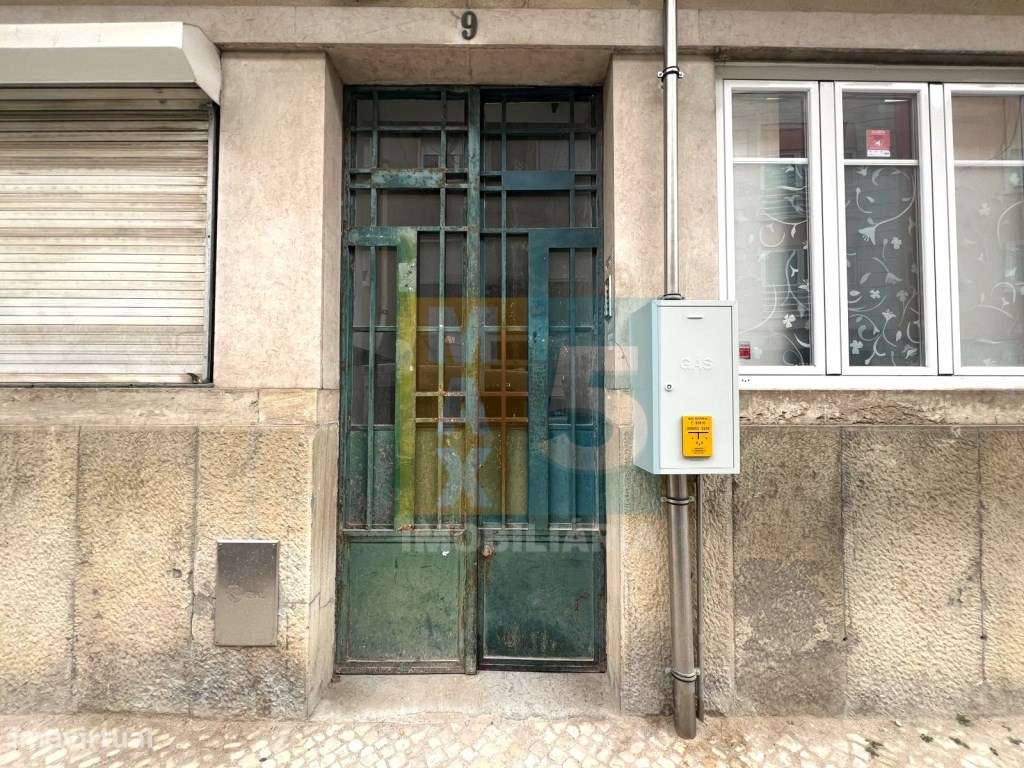 T2+1 com logradouro a 5 min a pé da Universidade Nova - Lisboa-28