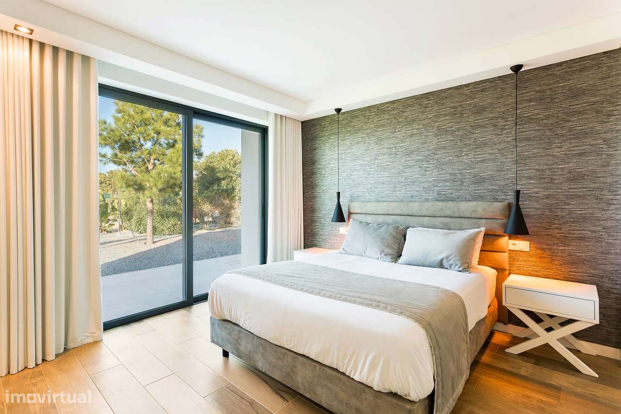 Quinta Moderna de Luxo com 4+1 Suítes, Anexo Independente e Jardim-22