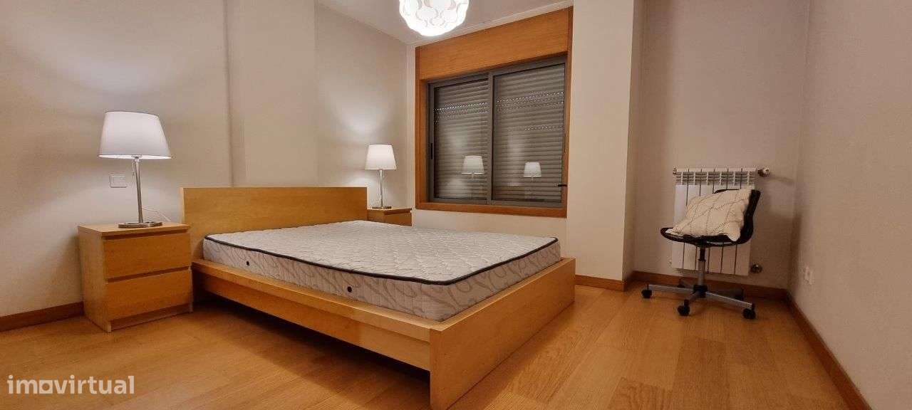 Arrendo T1 com excelente área em condomínio fechado com segurança. - Grande imagem: 4/28