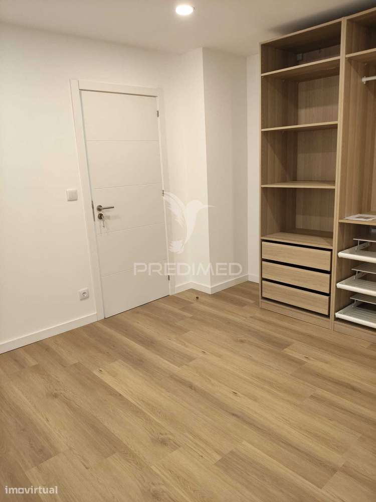 T2+1 Moderno, Mobilado e Equipado | Design Contemporâneo e Pronto a...-4