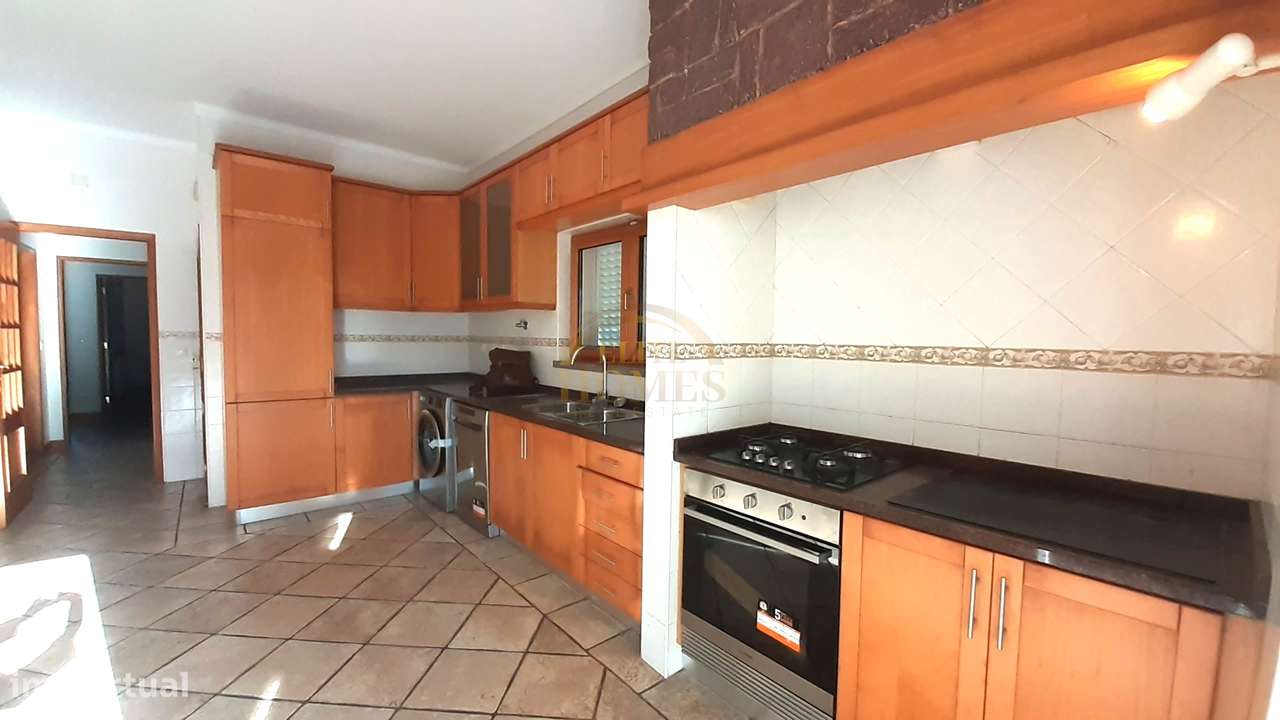 Venha Descobrir esta magnífica Moradia T5 Independente, localizada nas - Grande imagem: 5/60