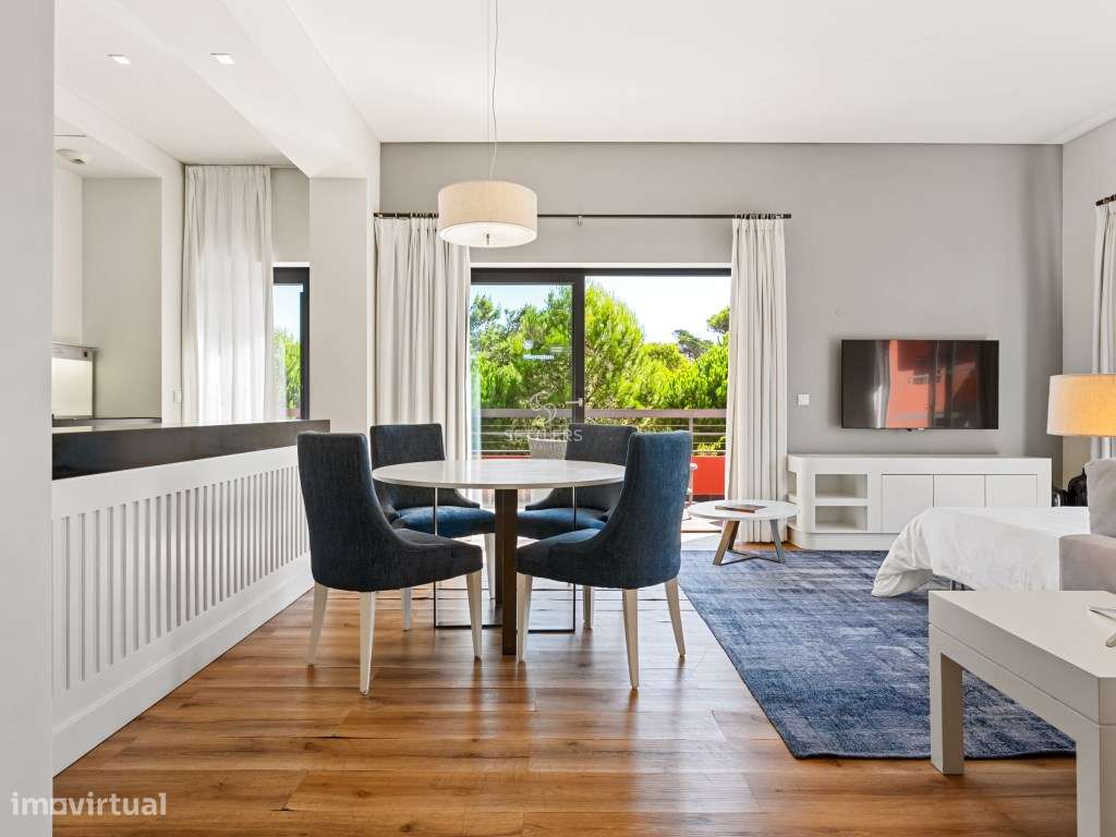 Apartamento T1 em Resort 5* na Quinta da Marinha-0