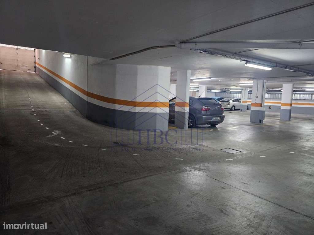 Lugar de Parqueamento para Venda - Quinta dos Barros | Lisboa - Grande imagem: 5/8