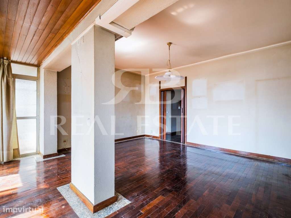 T2, para remodelação total | junto à Praça de Espanha | centro de L...-10