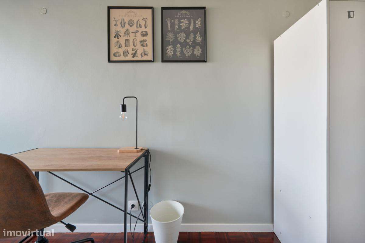 Quarto - localizado em Olaias Lisbon - Grande imagem: 2/24