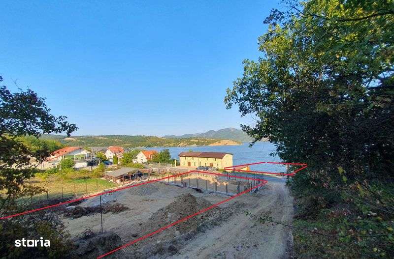 Teren intravilan Eselnita Clisura Dunarii 1200mp - Imagine principală: 5/6