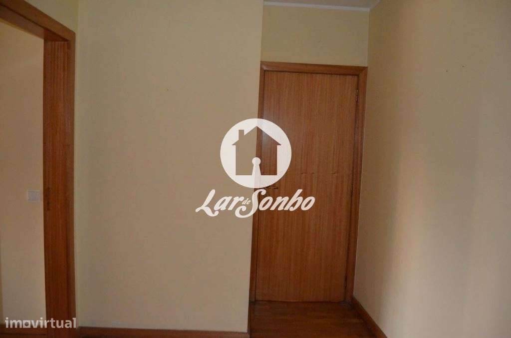 Excelente apartamento T2 no centro da Maia-13
