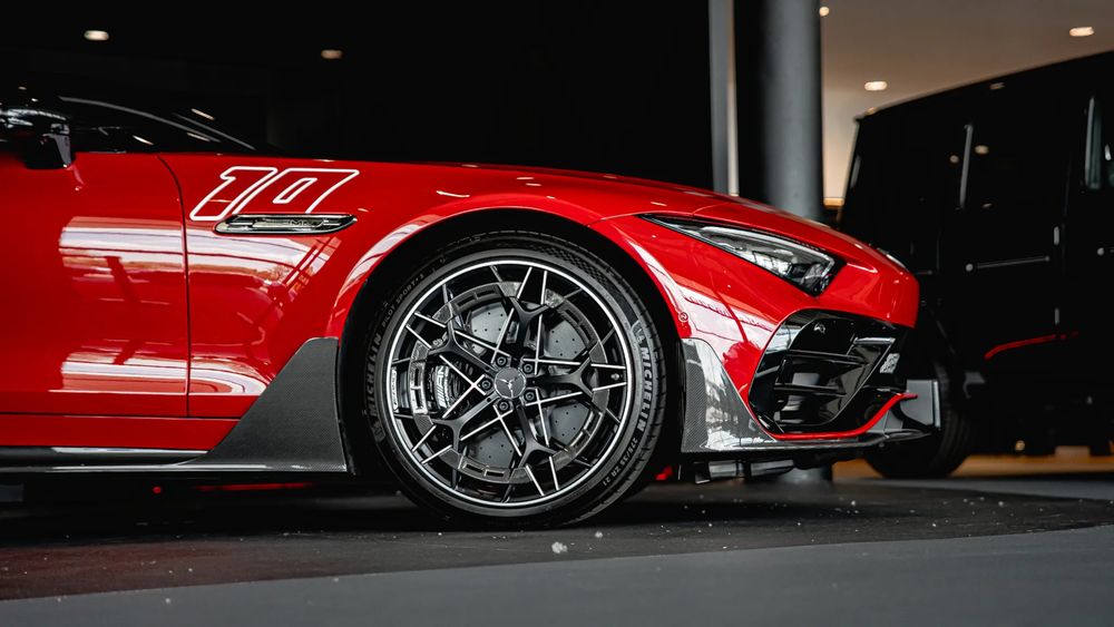 AMG PureSpeed, 1 z 250 szt., 4.0 V8 Biturbo, 585 KM, 800NM
