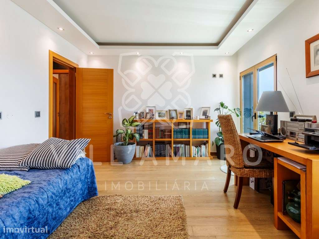 Apartamento T4 Duplex | Condomínio Fechado | São Pedro da Cadeira-44