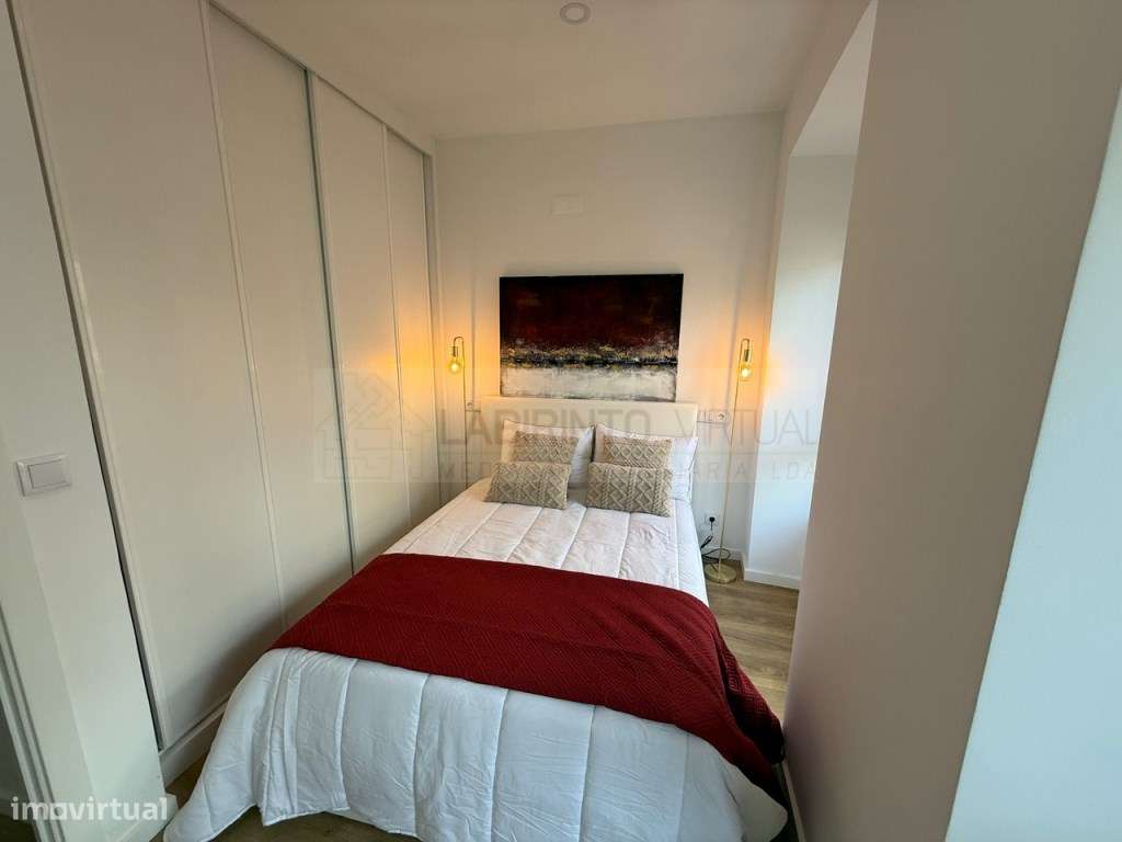 Vende-se T3 remodelado e mobilado, em Penha de França - Lisboa-13