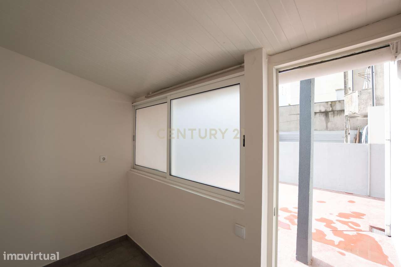 Apartamento T3 com terraço em frente ao metro da Casa da Música-19