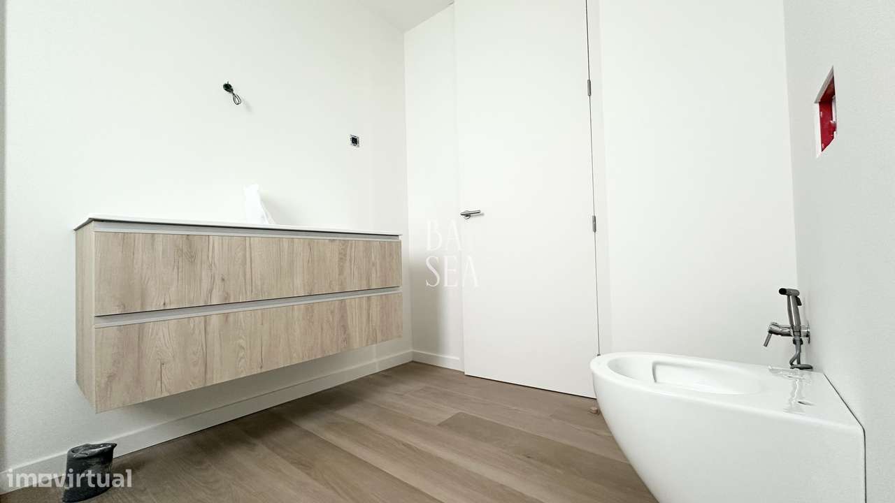 Moradia nova  de gaveto com 3 suítes em Lanhoso Póvoa de Lanhoso-26