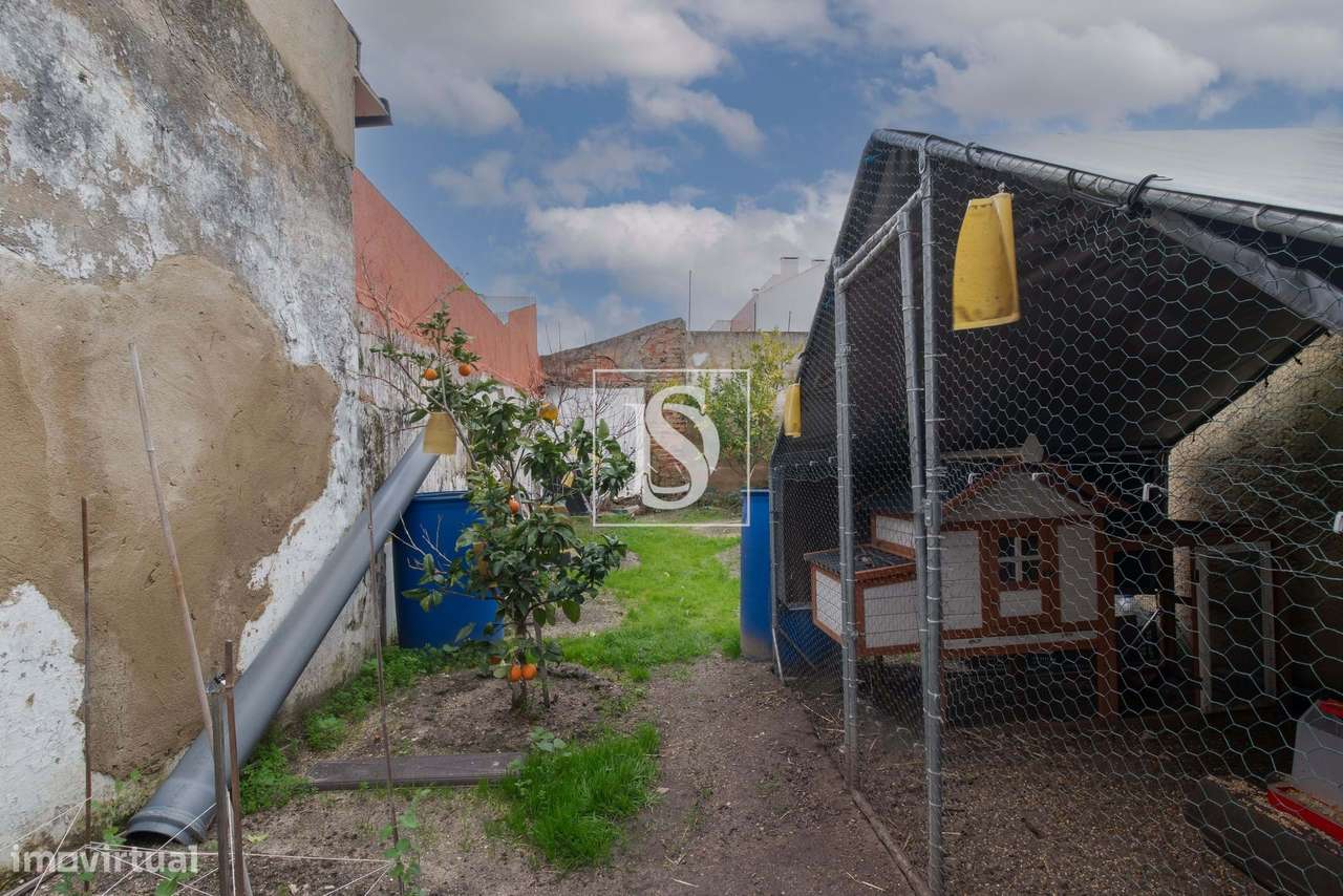 Moradia T2 com Quintal e Terreno Extra | Baixa da Banheira-20