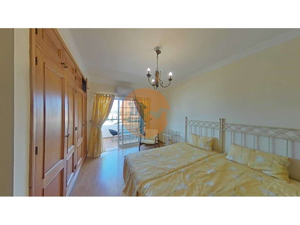 Fantástica Moradia com Piscina para venda-40