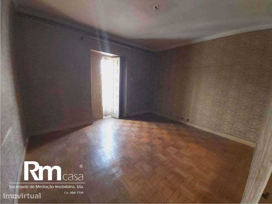 excelente prédio na Av. Emidio Navarro, junto ao Parque da Cidade-35