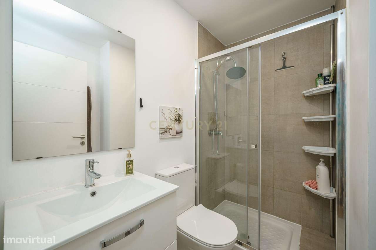 Excelente Oportunidade! T2 com Logradouro | 61m² | Rés-do-Chão | Total-13