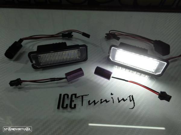 Suporte De Lâmpada De Matricula Com Led Branco Para Porsche Carrera GT, 911 Carrera 996, 997, GT2, GT3, Boxster 987, Cayene 9PA, Cayman 987C, Seat Altea / Exeo / Exeo ST, Ibiza 6J, Leon 1P, Audi TT 8N 2-doors 1999-2006, VW EOS, Golf 4, 5, 6, 7, Lupo, Passat 3C, CC, Phaeton, Scirocco, Polo 6N2, 9N,9N3, Beetle, Passat B6, B7, Skoda Superb 3T 4-drs Sedan 2008. - 15