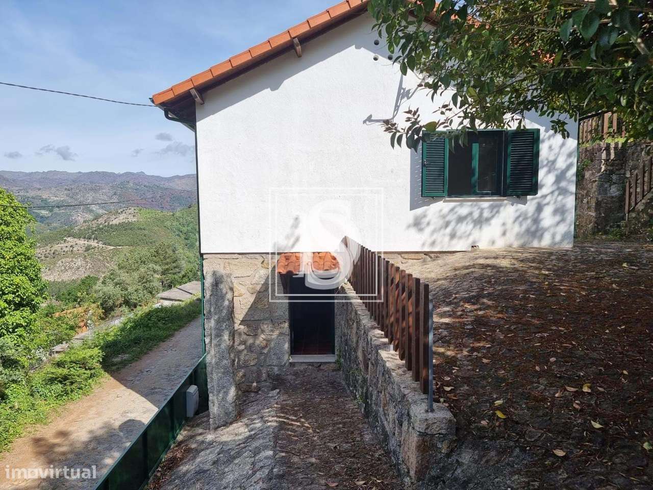Vivenda isolada T3 com vistas para a barragem e serra do Gerês, habitá - Grande imagem: 5/28