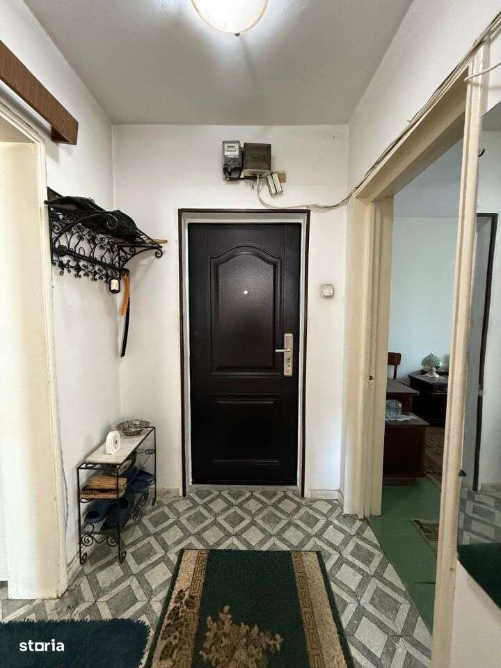 2 Camere Decomandat Metrou la 8 Minute-8