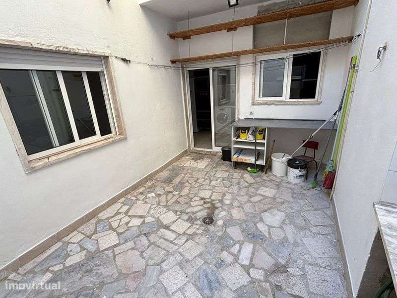 T1 + 1 a 50metros comboio - Grande imagem: 3/11