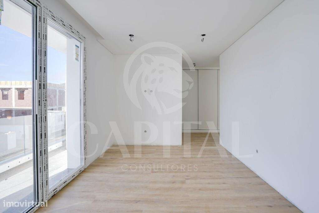 Moradia V3 Isolada com Piscina – Nova – Abrunheira-49