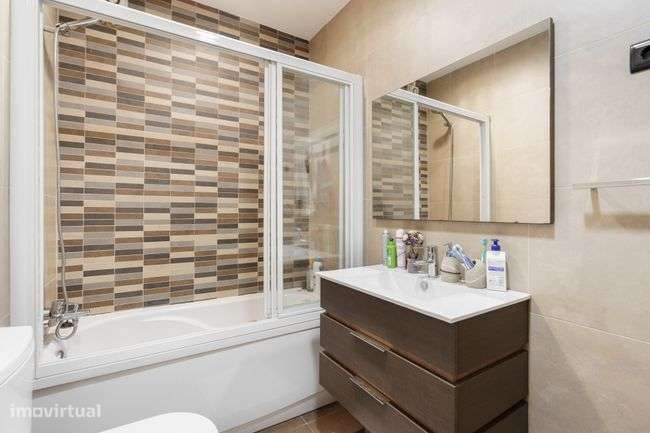 Apartamento T2 renovado, situado na freguesia de Real-5