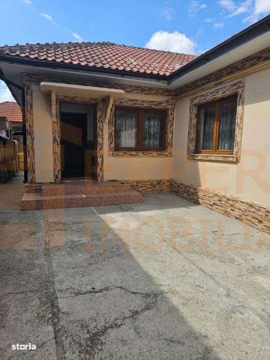 Casa de vanzare - zona Bratianu - Imagine principală: 3/8