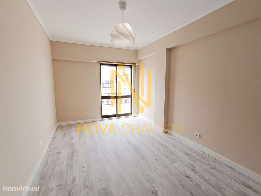 Apartamento T2 Totalmente Remodelado na Rinchoa – 91 m² | 6.º Andar-10